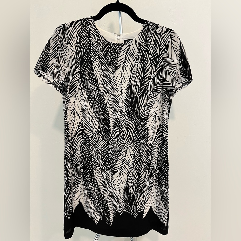 Club Monaco black and white silk short sleeve dress